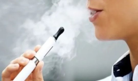 Elektron siqaretin gizli təhlükəsi: yalnız ağciyərləriniz üçün deyil