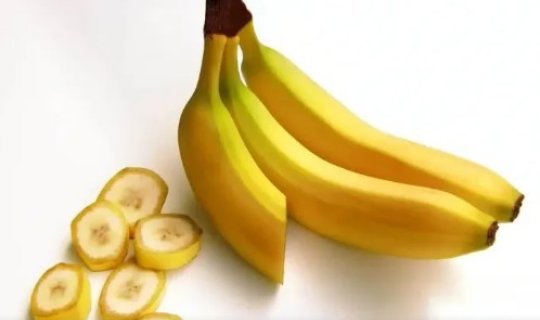 Yaşıl bananın FAYDALARI: Həkimlər tez-tez yeməyi məsləhət görürlər