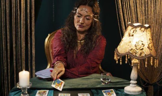 25 oktyabr üçün Tarot bürclər proqnozu - tale sənə irəliləmək siqnalı verir