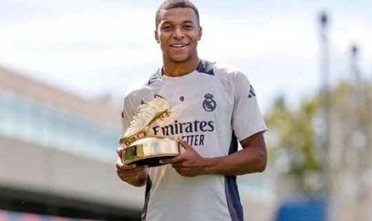 Mbappeyə "Qızıl buts" mükafatı təqdim olundu