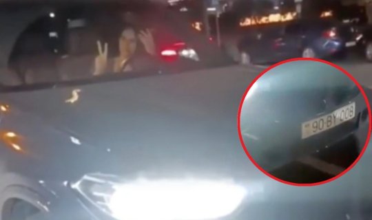 Ağ şəhərdə BMW motosikletçini vurdu - VİDEO