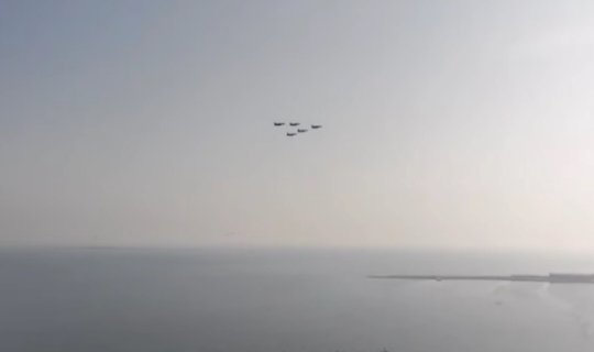Bakıda hərbi paradda Türkiyənin "F-16" təyyarələri uçuş həyata keçirib