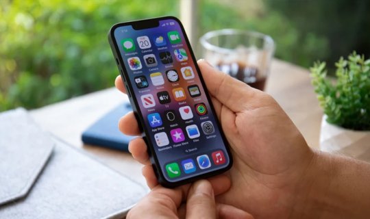"Apple" ənənəni pozmağa hazırlaşır: "iPhone 18" seriyası üçün böyük dəyişikliklər gəlir