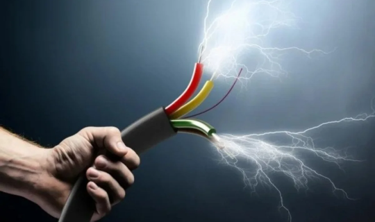 Masazırda qadın elektrik cərəyanı vurması nəticəsində ölüb