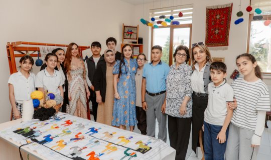 Leyla Əliyeva və Arzu Əliyeva 11 nömrəli inteqrasiya təlimli internat tipli ümumtəhsil məktəbində olublar