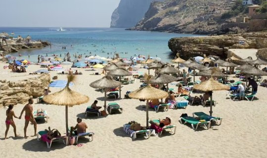 Məşhur turizm adaları ənənəvi müsəlman geyimlərini qadağan edə bilər