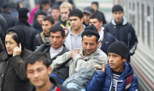 Rusiyada miqrantlar üçün yeni mərhələ: Rüsumlar kəskin artırılır (ŞƏRH)