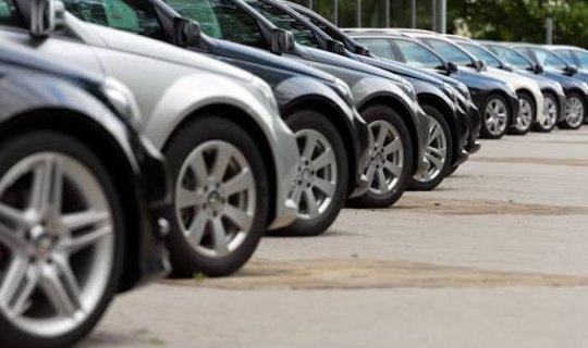 Dövlətin satışa çıxardığı maşınlar rekord qiymətə satıldı