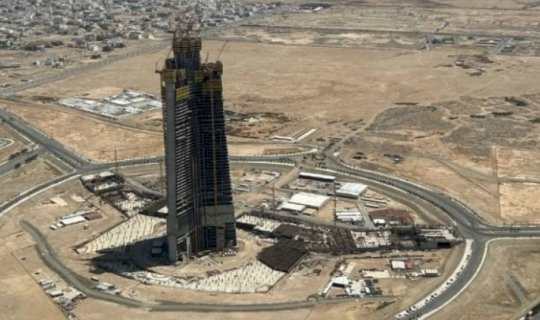 Burj Khalifa-nın 16 illik taxtı əldən gedir