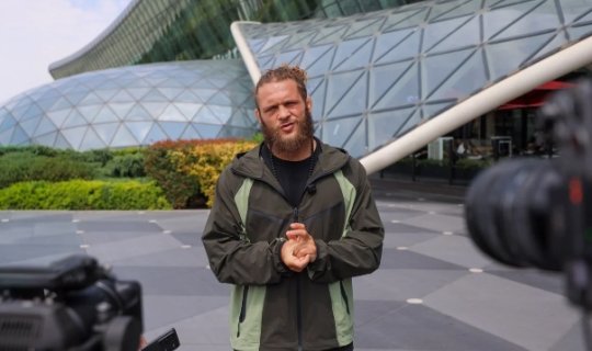 UFC döyüşçüsü Rafael Fiziyev Bakıya gəlib