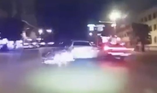 Manevr qaydasını pozub motosikleti vurdu&nbsp;- ANBAAN VİDEO