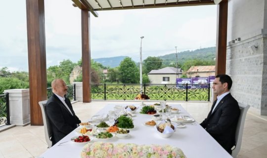 Prezidentlər Şuşada birgə nahar ediblər