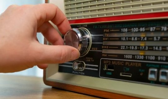 "Qiyamət günü" radiostansiyası iki saatdan çox müddətdə yeddi söz ötürdü