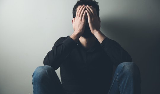 Davamlı kədər, yorğunluq, yuxusuzluq... - Depressiyanın əlamətləri nələrdir?