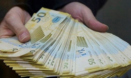 Bank əmanətçilərinin depozit gəlirləri beş ayda 600 mln. manatı ötüb