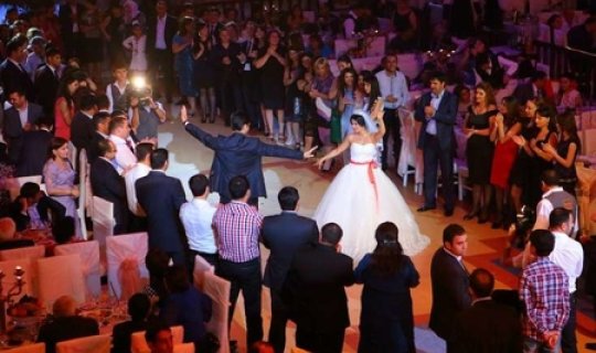 Əmisi oğlunun toyundan 13 yaşlı qızı qaçırdı, 8 il sonra həbs olundu
