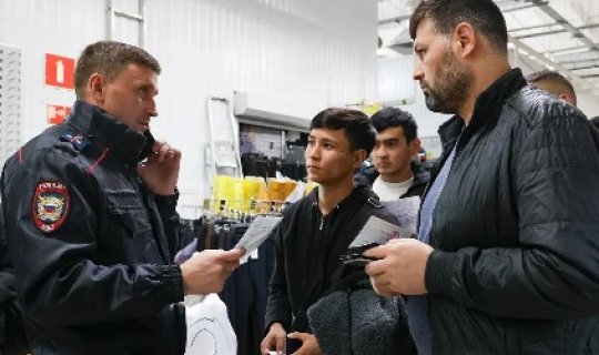 Vətəndaşlıq almaq xeyli bahalaşdı: Putin qanunu imzaladı
