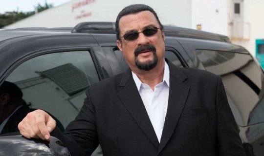Stiven Siqal Rusiyadakı lüks malikanəsini sata bilmir - FOTO