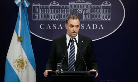 Argentinanın Baş naziri istefa verdi
