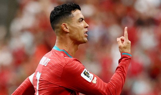 Ronaldo niyə əvəzetmə olmadan oynayır?