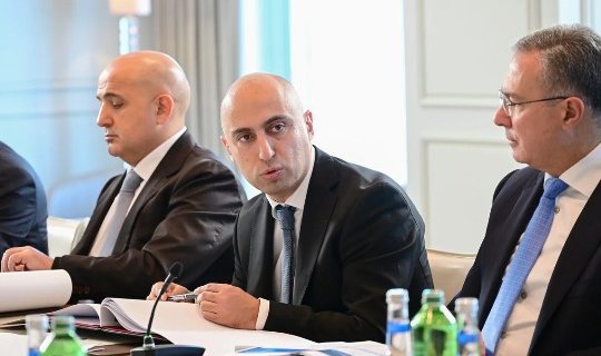 Emin Əmrullayev: Təhsilin rəqəmsallaşdırılması nəzərdə tutulur