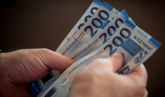 Bu müəllimlər&nbsp;2000 manatdan çox maaş alır