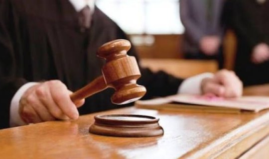 Taksi sürücüsünü öldürməkdə təqsirləndirilənlərin məhkəməsi başlayır