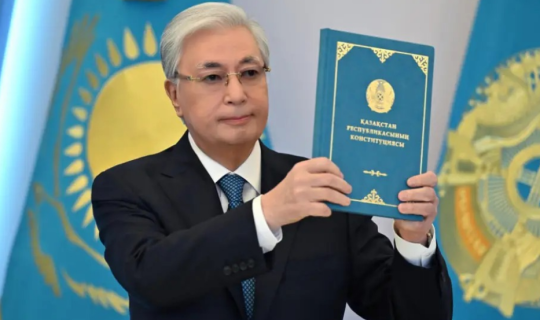 Yeni Konstitusiya qüvvəyə mindi - Parlament buraxıldı