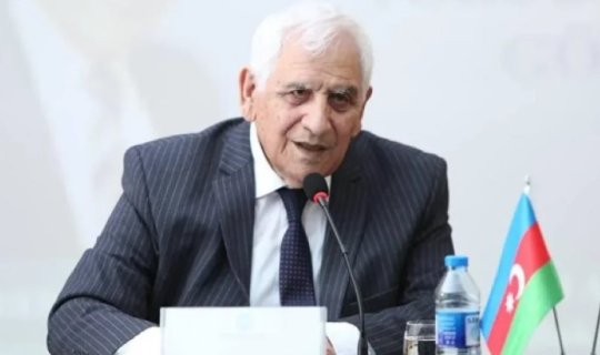 &ldquo;Həkimlər oyanmağını gözləyirlər&rdquo; -&nbsp;Xalq şairi süni tənəfüs aparatına qoşulub