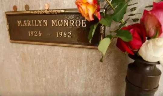 Merlin Monroya yaxın dəfn olunmaq üçün 195 min dollar ödədi