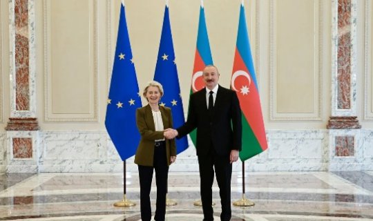İlham Əliyev və Ursula Fon der Lyayen mətbuata bəyanatlarla çıxış edirlər