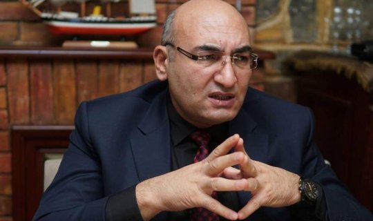 Azərbaycanda partiya sədrinin adından pul istəyənlər kimidir?