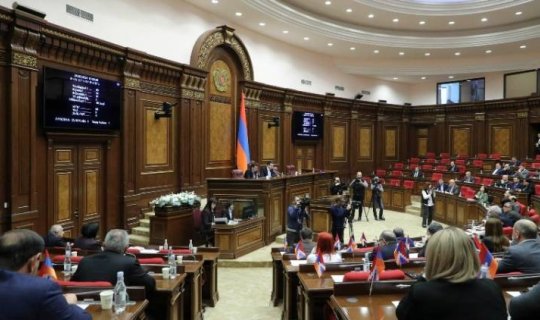 Parlamentdə spikerlə deputat arasında mübahisə: &ldquo;Siz kimsiniz&hellip;&rdquo;