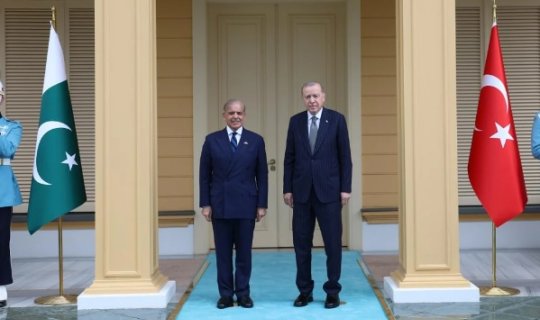 Pakistanın Baş naziri Şahbaz Şərif Türkiyədə səfərdədir