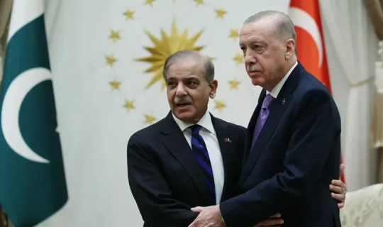 Pakistanın Baş naziri Ankaradan ÇAĞIRIŞ ETDİ