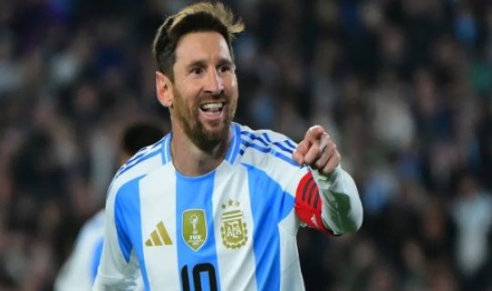 Messi &ldquo;Qızıl top&rdquo;a namizəd ola bilər