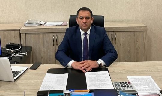 Xətai bələdiyyəsinin sədri bıçaqlandı - Restoranında ofisant işləyən şəxs həbs edildi