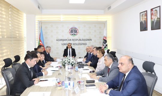 Üç vəkil cəzalandırıldı
