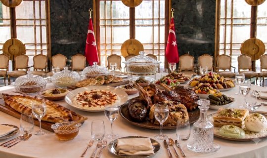 NATO liderləri Ankarada nə yedi? - Sammitin menyusu
