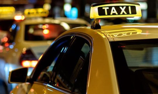 Saxta 100 manatı göstərərək... - Bakıda taksi sürücüsünü necə soydular?