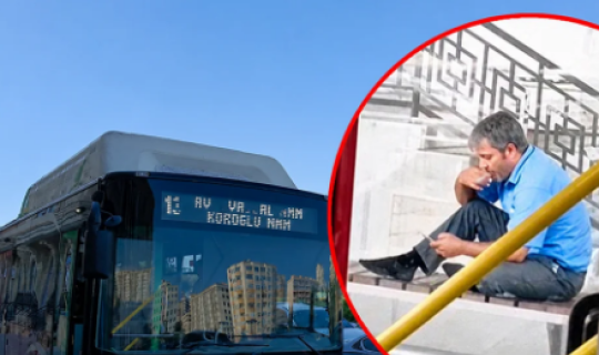 Bakıda sərnişinlərdən küsən avtobus sürücüsündən qəribə ETİRAZ - VİDEO