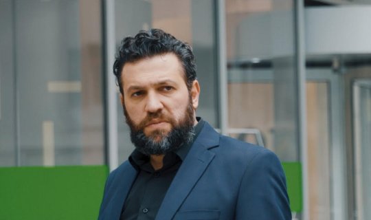 Taleh Yüzbəyov susqunluğunu pozdu: "Siz ali cins deyilsiniz"