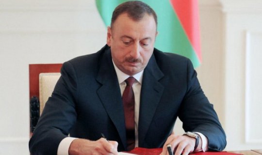 İlham Əliyev Sərəncam imzaladı