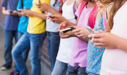 14 yaşdan kiçiklər sosial şəbəkələrdən uzaqlaşdırılır? &ndash; Cənubi Koreyadan yeni təşəbbüs