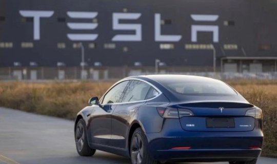 "Tesla" minlərlə avtomobili təmir edəcək