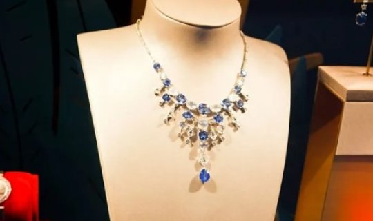 Lüks bazarında sürpriz: "Richemont" analitiklərin gözləntilərini ikiqat üstələdi