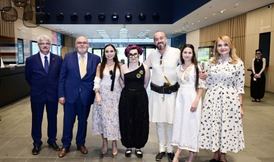 Leyla Əliyeva Budapeştdə sərgidə iştirak edib