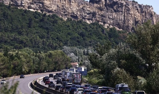 Fransada tıxacların uzunluğu rekord həddə çatıb