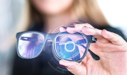 Ağıllı eynək böhranı böyüyür: "Meta" hesabları bağlamaq qərarına gəldi