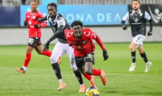 "Qəbələ" legionerini yarım milyon manata satdı
